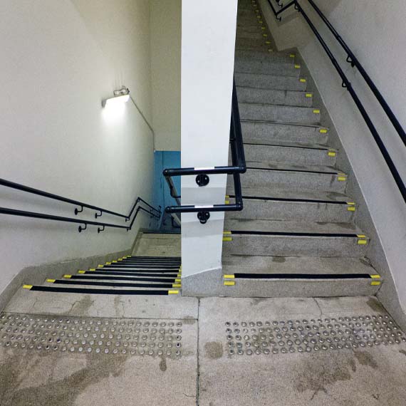 instalacao-de-corrimao-acessibilidade